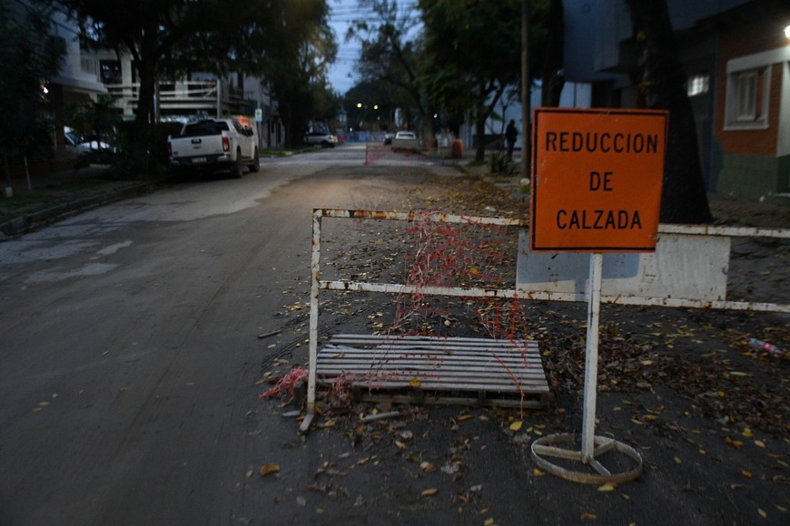 Alberdi, entre Calchines y Alem, quedó sin pavimento e intransitable en días de lluvia. Crédito: Manuel Fabatía