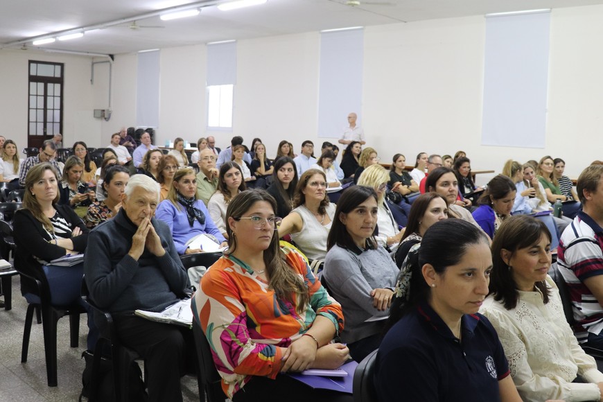 Importante participación de docentes, investigadores, representantes de organizaciones e instituciones, así como padres y madres de familia en el IV Congreso de Familia de la UCSF.