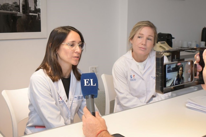 Laura Tuchin y Josefina Funes, instructoras de Pediatría y Clínica Médica.  Foto: Guillermo Di Salvatore.