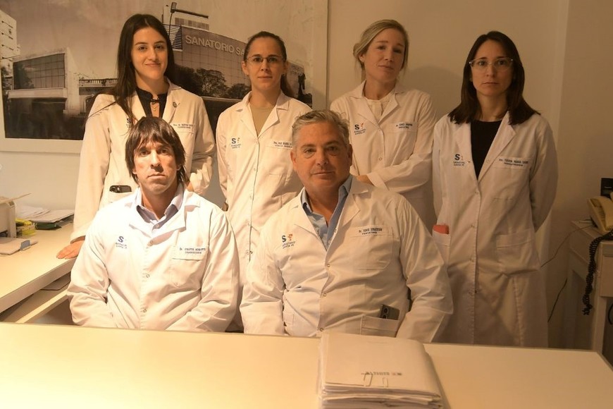 Equipo docente y residentes, protagonistas del reconocimiento nacional.  Foto: Guillermo Di Salvatore.