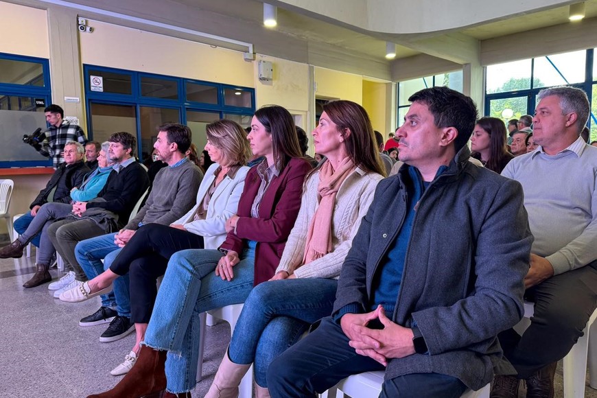 El Programa LLAVE brinda soluciones específicas a los santafesinos que alquilan vivienda o departamento, a través de dos herramientas ágiles y concretas que apuntan a aliviar los costos y facilitar los procesos vinculados a alquileres.,