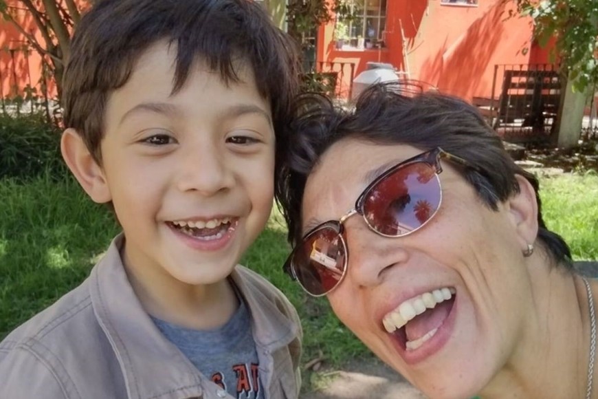 Micaela Andrea Lator y su hijo Esteban Nicolás Cuello, quienes fueron hallados sin vida en su domicilio de Florencio Varela.