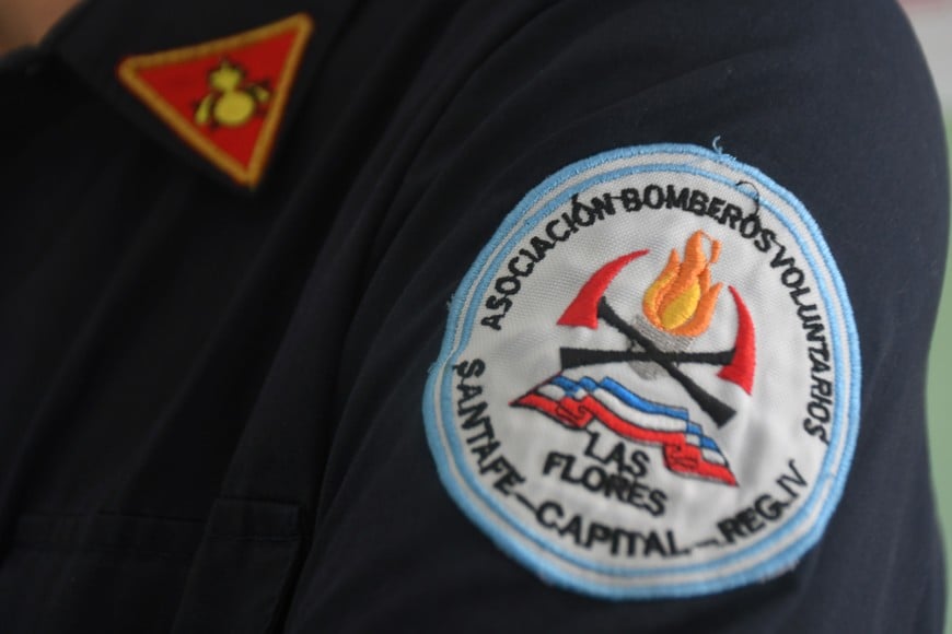 Uniformes preparados para salir ante cualquier llamado. Crédito: Flavio Raina.