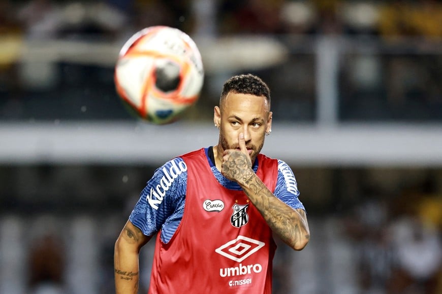 Soccer Football - Paulista Championship - Santos v Noroeste - Estadio Vila Belmiro, Santos, Brazil - February 19, 2025
Santos' Neymar during the warm up
REUTERS/Fernanda Luz NO RESALES. NO ARCHIVES