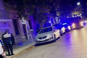 Al nuevo detenido también se le secuestró un par de zapatillas cuya suela coincide con la marca y diseño de la suela relevada en la casa en la que se cometió el homicidio.