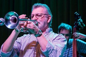 Casís lleva varias décadas consagrado a la música. Foto:  Ruth Theler