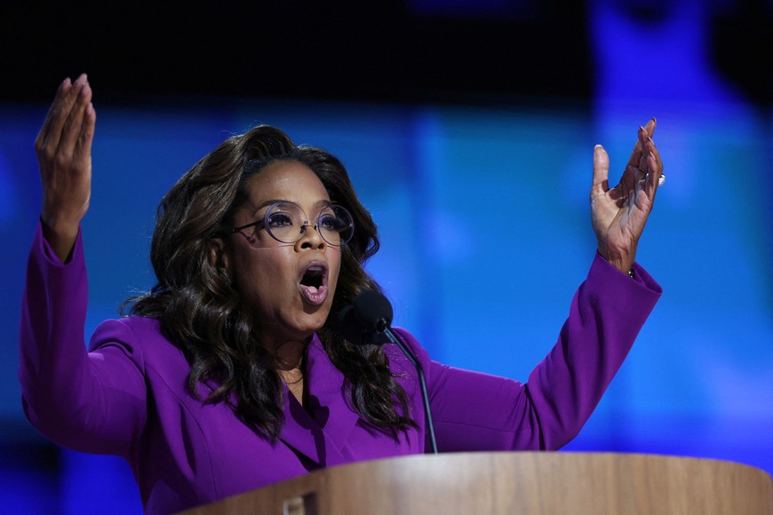 Oprah Winfrey speaks on Day 3 of the Democratic National Convention (DNC) at the United Center, in Chicago, Illinois, U.S., August 21, 2024. REUTERS/Kevin Wurm