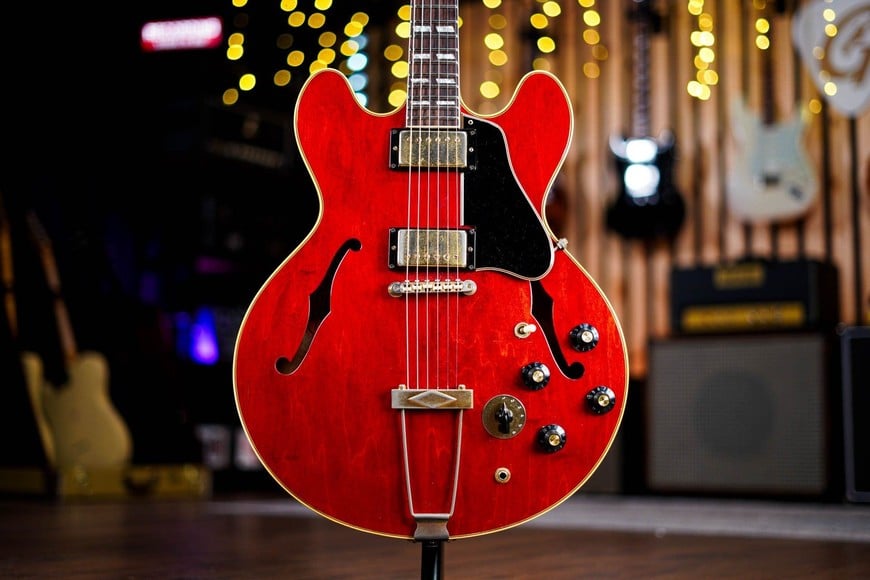 El modelo de guitarra que usó McFly.