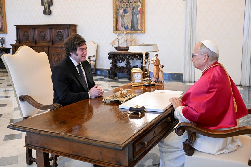 Pope Leo XIV meets with  Argentina's President Javier Milei at the Vatican, June 7, 2025.   Vatican Media/Mario Tomassetti/­Handout via REUTERS    ATTENTION EDITORS - THIS IMAGE WAS PROVIDED BY A THIRD PARTY.