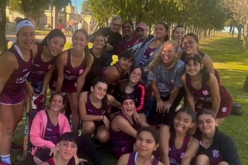 Las Leonas julienses emparon con Sportivo y quedaron eliminadas de la Copa Santa Fe.Foto:Hockey 9 de Julio