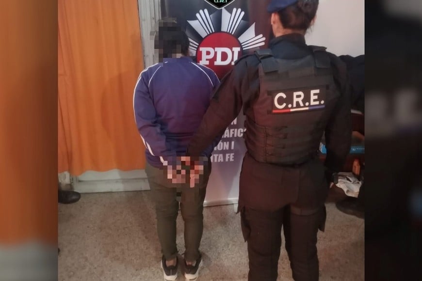 Iba en moto con un menor y llevaba unabolsa con cocaína: terminó detenida