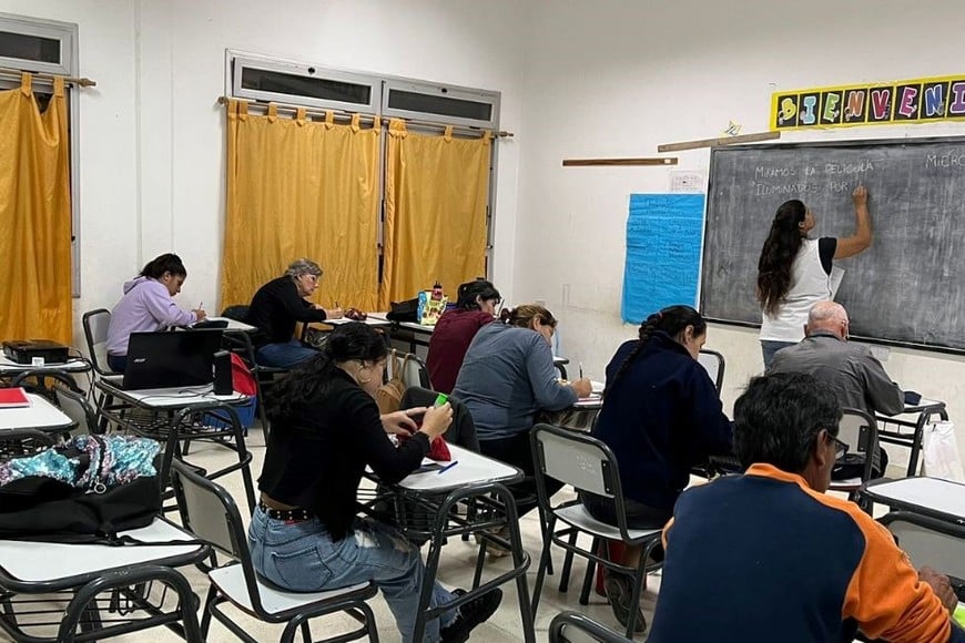 Denuncian el cierre de 58 Centros Educativos de Adultos por decisión del Consejo de Educación.