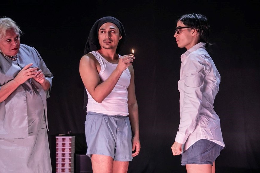 "Ha muerto un puto". Foto: Martina Perosa