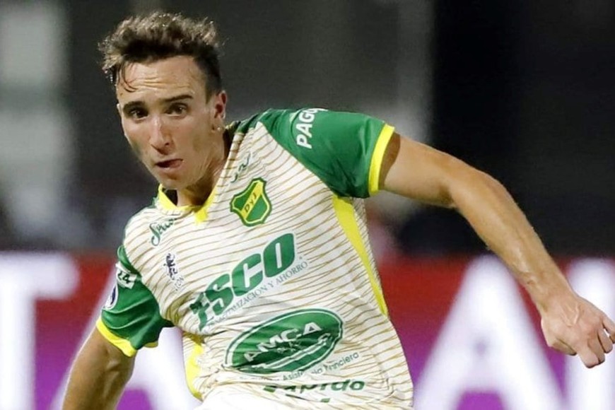 Valentín Larralde, el volante que juega en Defensa y Justicia y que también reúne las características solicitadas por el entrenador.