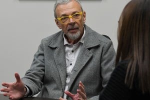 Amílcar Lovino, consultor en ventas, asegura que hoy ya no basta con insistir. Foto: Luis Cetraro.