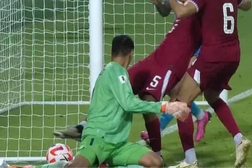 Qatar busca la primera clasificación por Eliminatorias con polémicas de por medio.