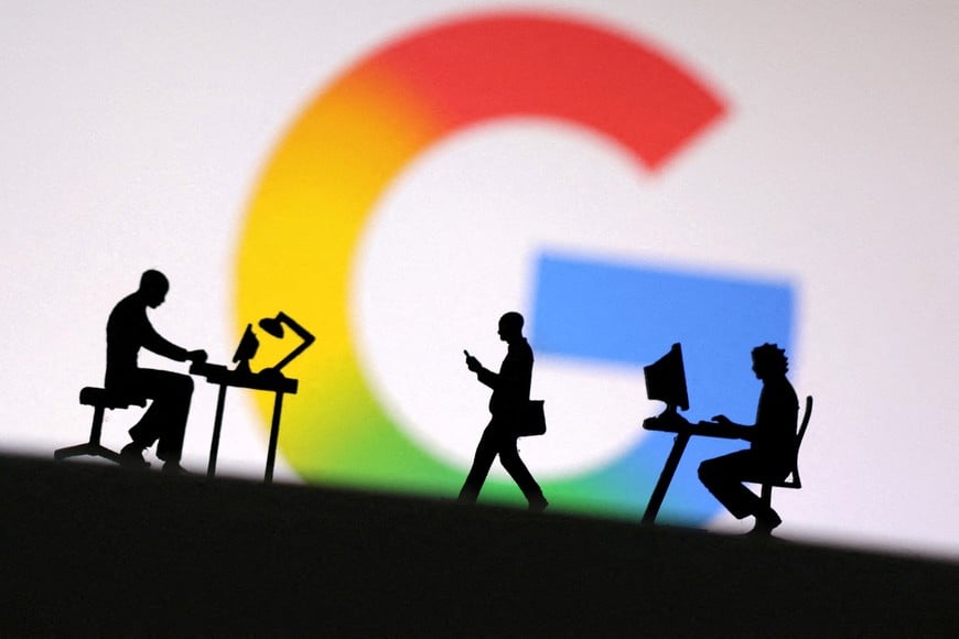 FILE PHOTO: Miniature figures of people are seen in front of the new Google logo in this illustration taken May 13, 2025. REUTERS/Dado Ruvic/Illustration/File Photo