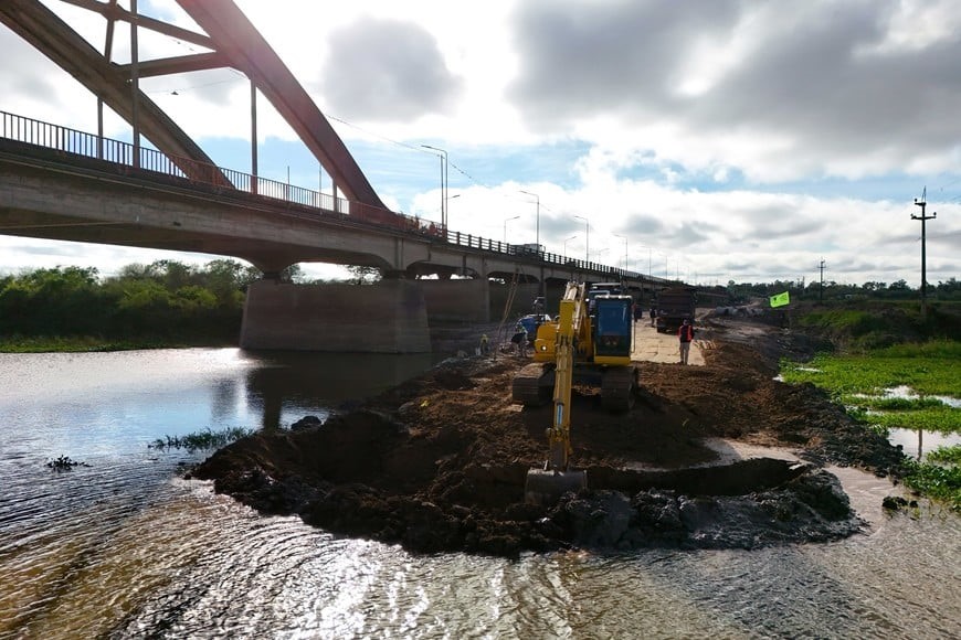 "Estamos en la etapa de prácticamente terminar con todos los estudios del suelo, para ver la profundidad en la que va cada grupo de pilotes", dijo Seghezzo. Crédito: Fernando Nicola