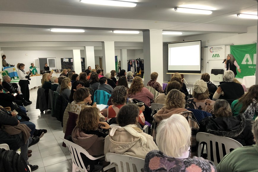En Sastre un centenar de mujeres rurales se reunieron para fortalecer su rol en el campo.