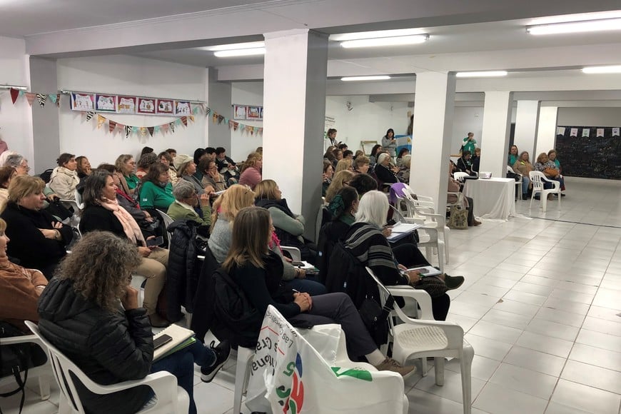 En Sastre un centenar de mujeres rurales se reunieron para fortalecer su rol en el campo.