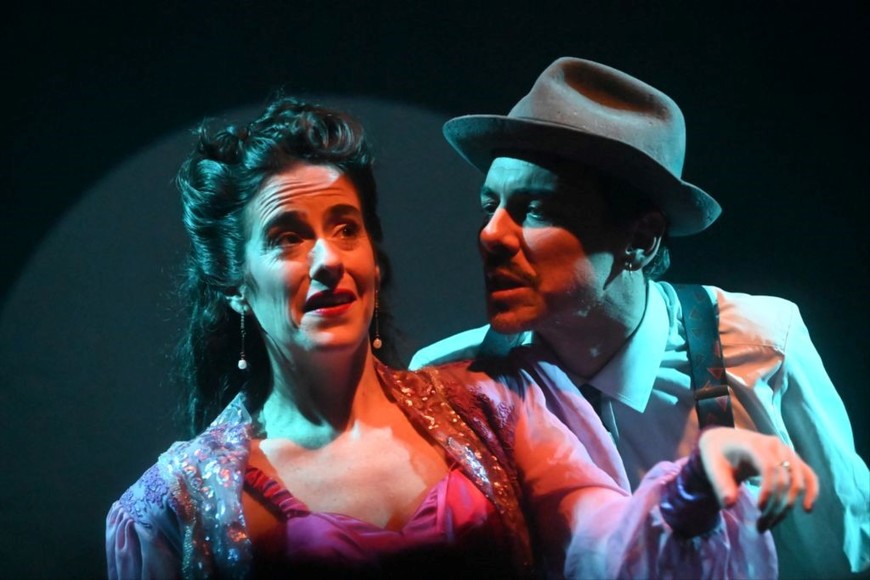 Comedia UNL, 21ª obra, “Ha, cuando se corre la bruma”: Alejandrina Echarte y Lautaro Ruatta.