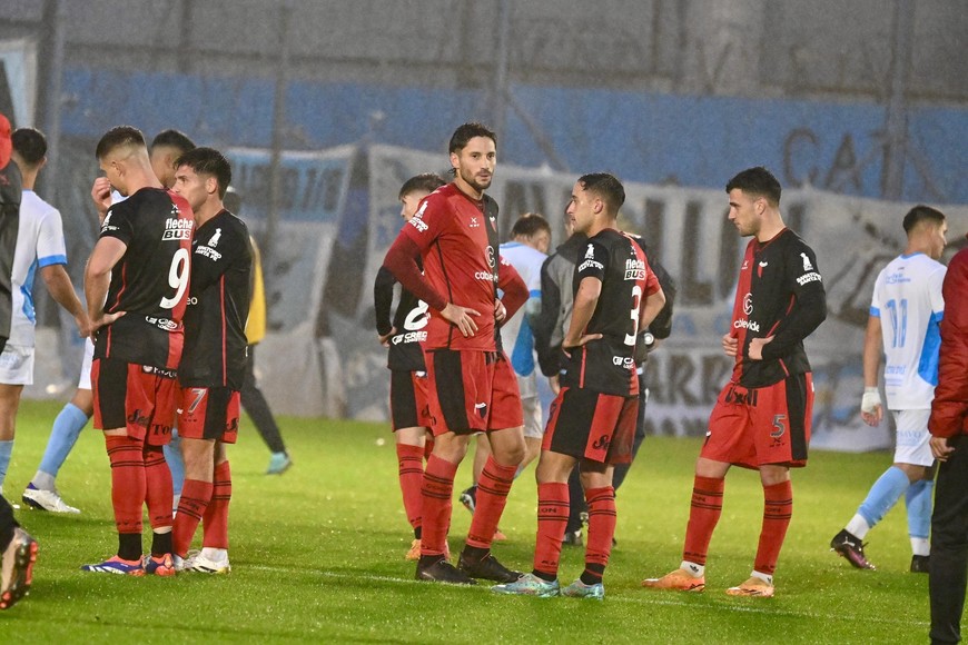 Derrota de Colón bajo la lluvia. Crédito: El Litoral