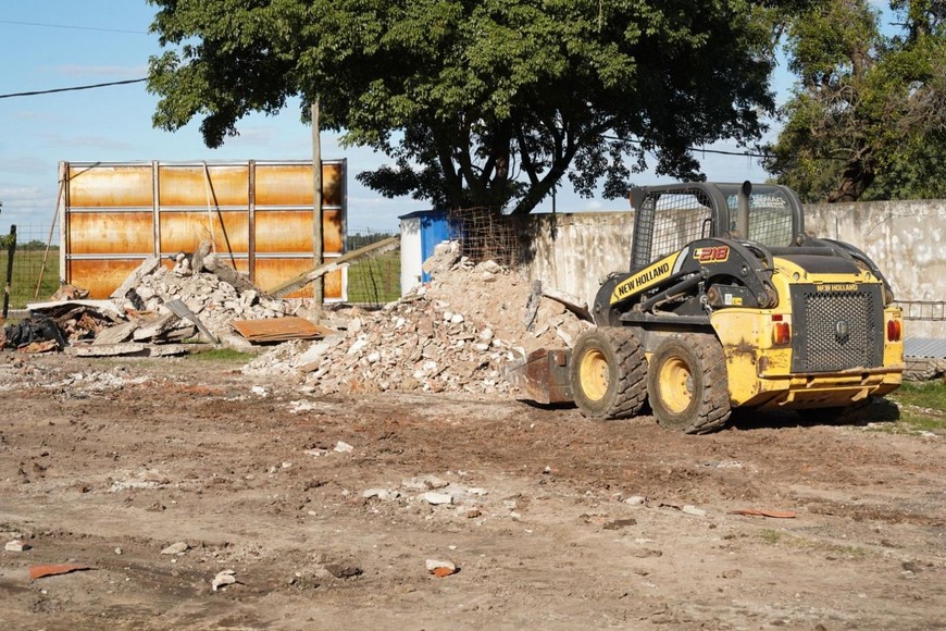 "Las tareas que se desarrollan para la recuperación integral del edificio , propone dar respuestas a problemas como filtraciones en cubiertas, fisuras en muros y pisos, y deterioro generalizado de terminaciones y herrerías"