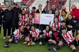 Las Leonas julienses estan en cuartos de final de la Copa provincial.Foto:IG.9 de Julio