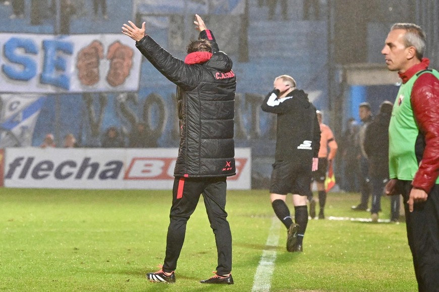 Andrés Yllana, DT de Colón. Crédito: Juan Foglia