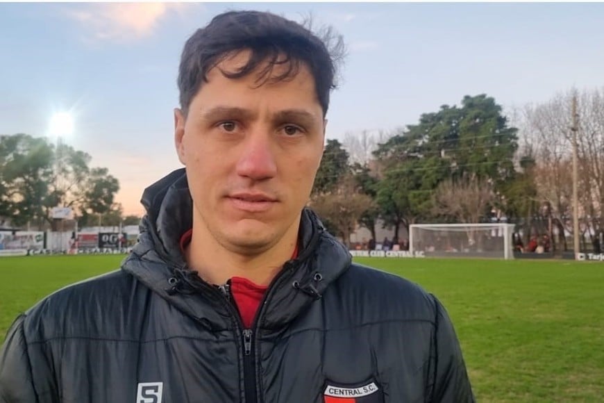 Santiago Manfredi, DT de Central San Carlos: “El mérito es de los jugadores que entregan todo”