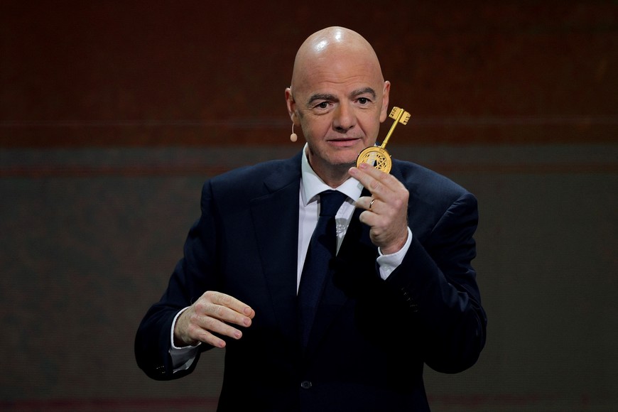 Soccer Football - Club World Cup - Draw - Miami, Florida, United States - December 5, 2024
FIFA president Gianni Infantino holds a key before the draw REUTERS/Brian Snyder