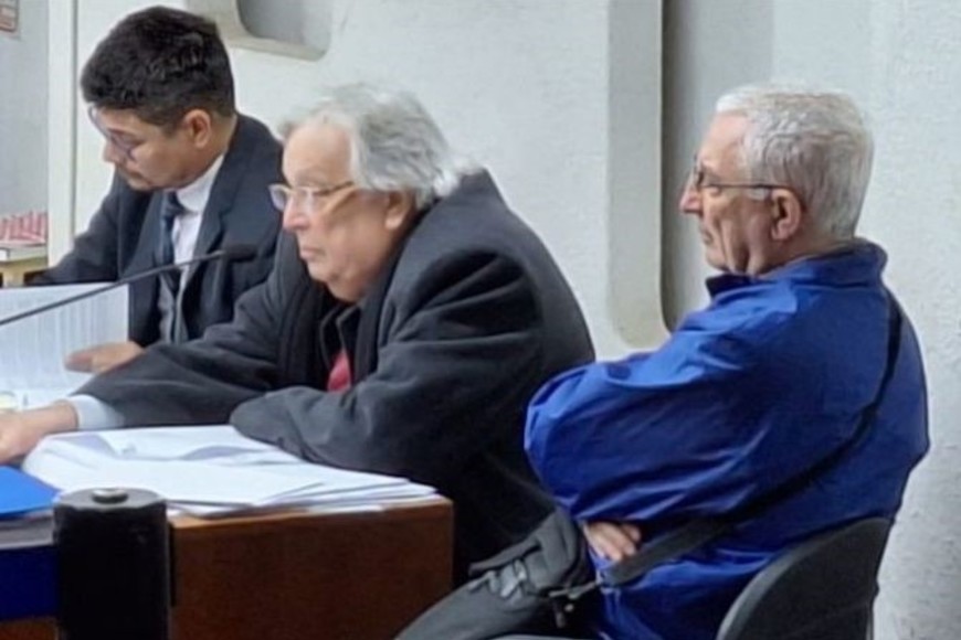 El Hermano Pedro junto a su defensor, Arsenio Domínguez. Foto: Mauro Dalmazzo