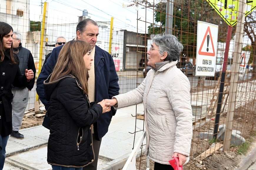 María Luengo y el intendente Poletti recorrieron la obra en J.J. Paso.