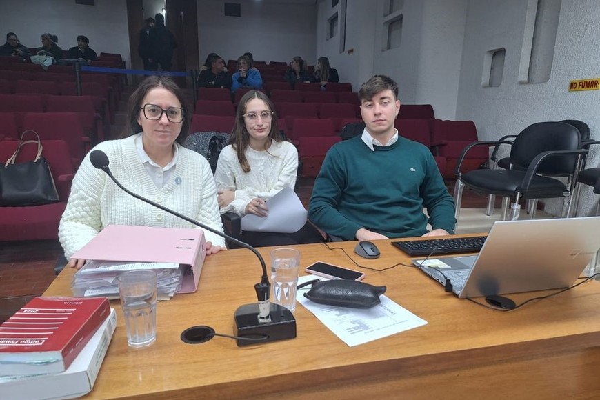 La fiscal Florencia Schiappa Pietra junto a su equipo de trabajo del Ministerio Público de la Acusación. Foto: Sur24