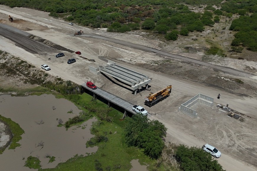 " El paso que vamos a dar es el montaje de las vigas y viguetas para que, en los próximos meses, podamos trabajar con las prelosas", detalló.