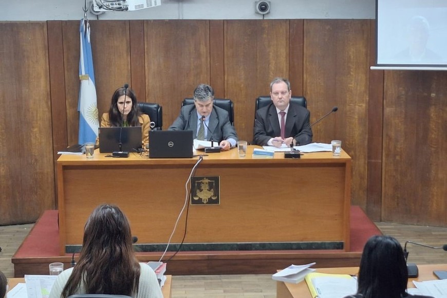 El tribunal del juicio: Mariana Vidal (izquierda), Aldo Baravalle (centro) y Mauricio Clavero (derecha). Foto: El Litoral