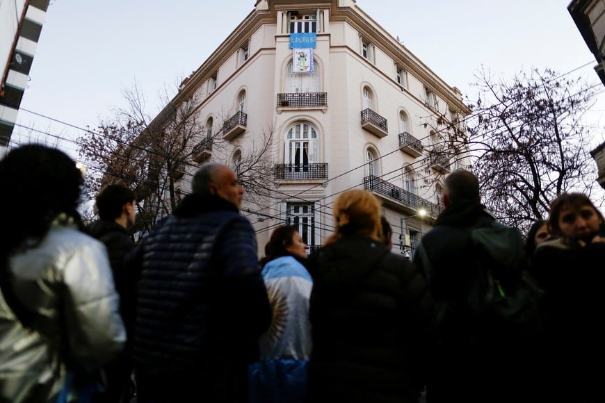 Supporters of Cristina Fernandez de Kirchner gather outside her home, where the former Argentinian president is serving house arrest, in Buenos Aires, Argentina, June 20, 2025. REUTERS/Francisco Loureiro TPX IMAGES OF THE DAY