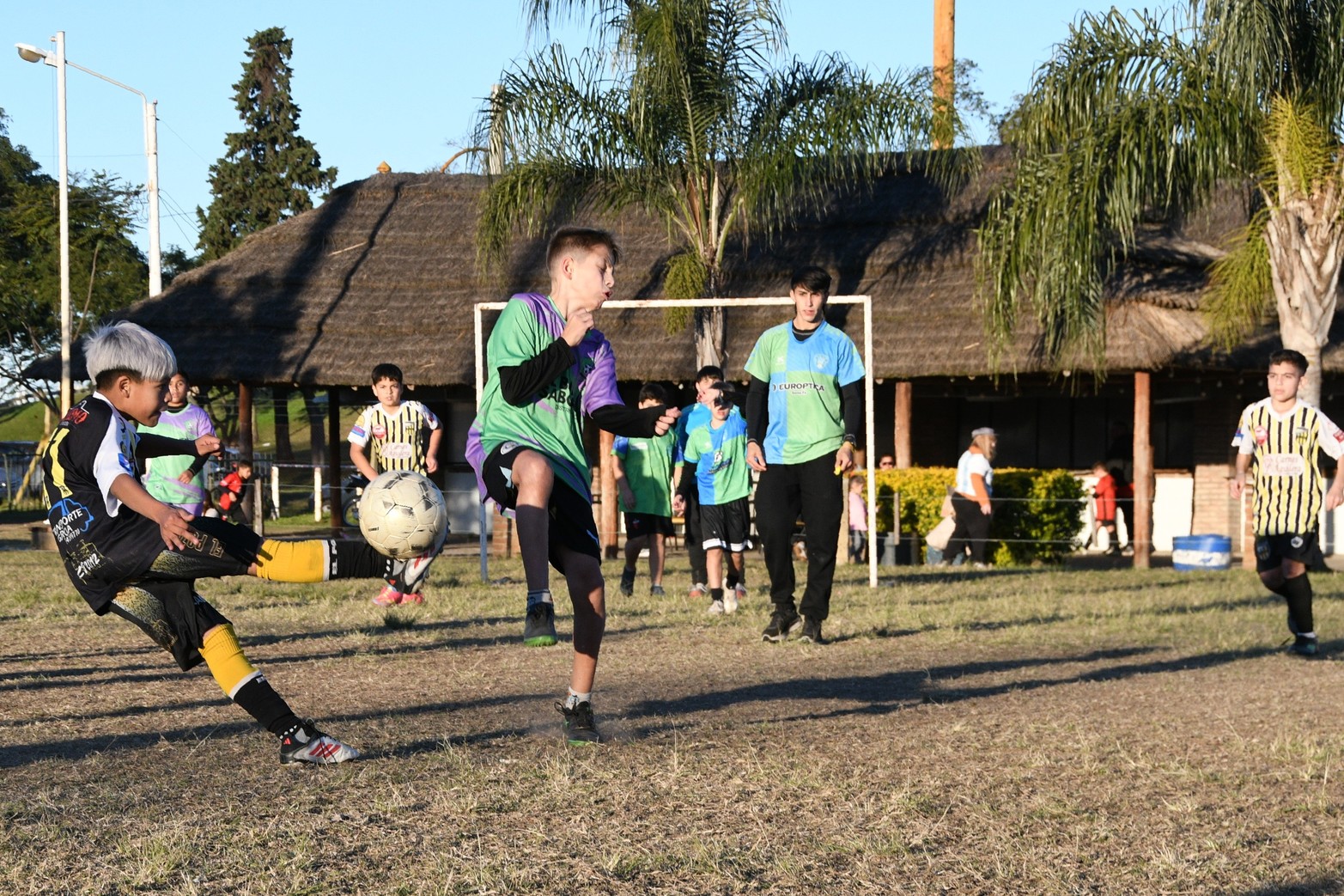 Encuentro de escuelitas de fútbol en Club Querandí