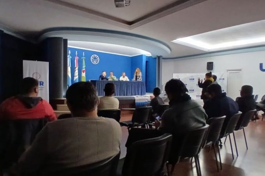 Interesarte convocatoria a la charla. Foto: Sur24