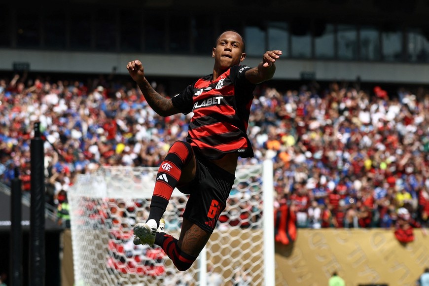 Soccer Football - FIFA Club World Cup - Group D - Flamengo v Chelsea - Lincoln Financial Field, Philadelphia, Pennsylvania, U.S. - June 20, 2025
Flamengo's Wallace Yan celebrates scoring their third goal REUTERS/Lee Smith