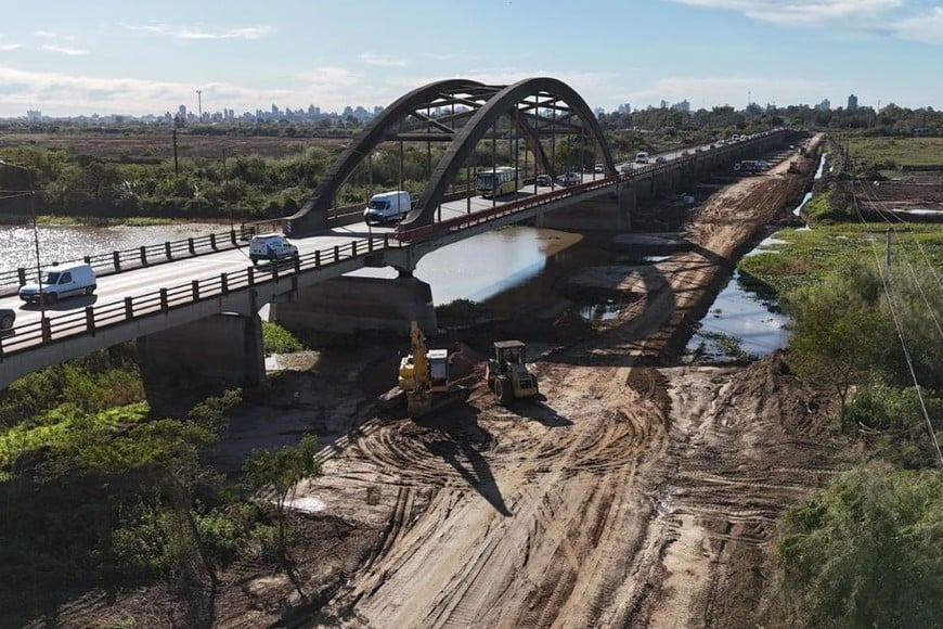 Vista aérea del avance en la cabecera del Puente Carretero del lado de Santa Fe.