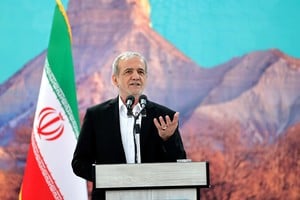 Iranian President Masoud Pezeshkian speaks during a meeting in Ilam, Iran, June 12, 2025. Iran's Presidential website/WANA (West Asia News Agency)/Handout via REUTERS ATTENTION EDITORS - THIS PICTURE WAS PROVIDED BY A THIRD PARTY