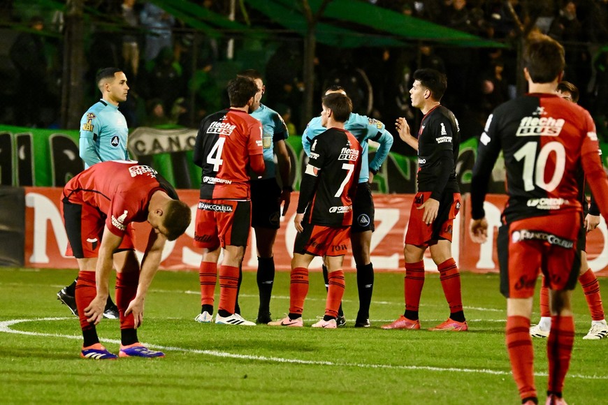 Colón-Nueva Chicago | Fecha 19 Primera Nacional B. Foto: Juan Manuel Foglia