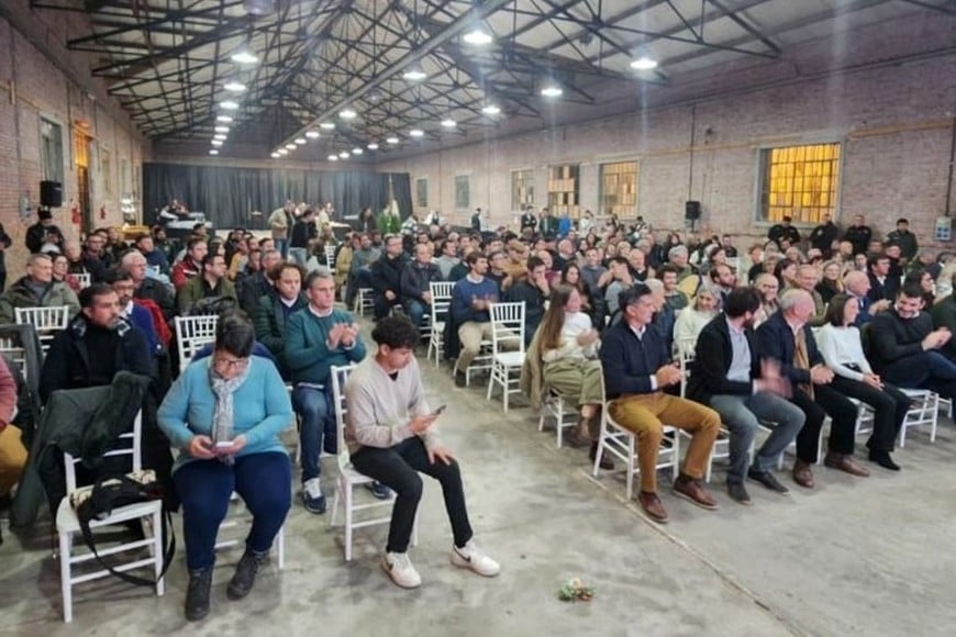 Numerosa concurrencia en el lanzamiento oficial de la ExpoVenado 2025. Foto: FM 100