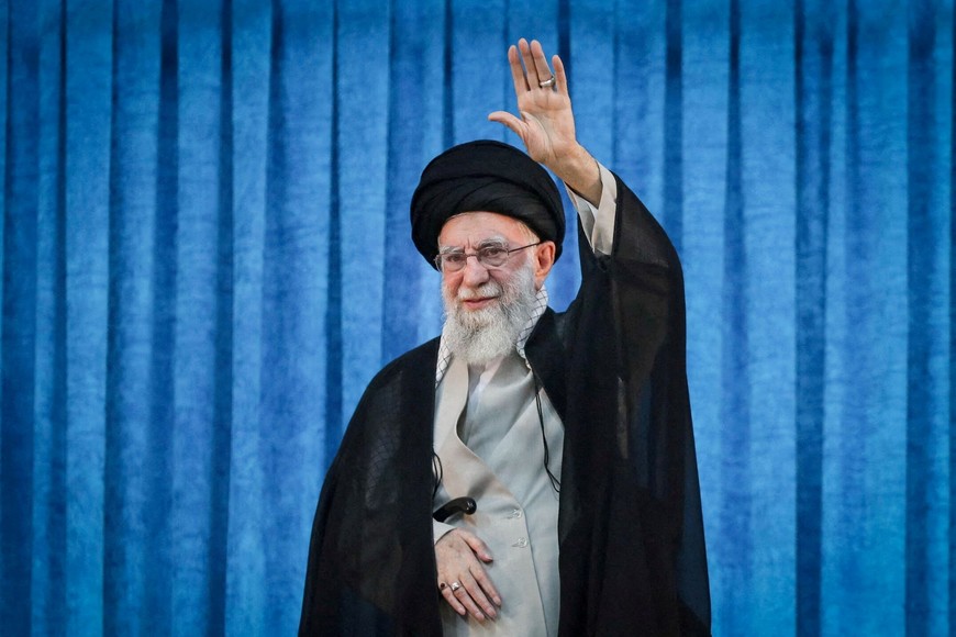 FILE PHOTO: Iran's Supreme Leader Ayatollah Ali Khamenei waves during the 36th anniversary of the death of the leader of Iran's 1979 Islamic Revolution, Ayatollah Ruhollah Khomeini, at Khomeini's shrine in southern Tehran, Iran June 4, 2025. Office of the Iranian Supreme Leader/WANA (West Asia News Agency)/Handout via REUTERS ATTENTION EDITORS - THIS PICTURE WAS PROVIDED BY A THIRD PARTY/File Photo
