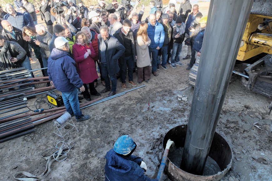 Así comenzó la colocación de los pilotes. Crédito: Fernando Nicola