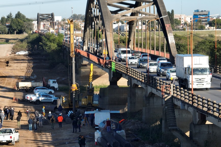 Así comenzó la colocación de los pilotes. Crédito: Fernando Nicola