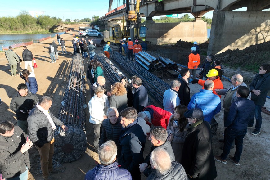 Así comenzó la colocación de los pilotes. Crédito: Fernando Nicola