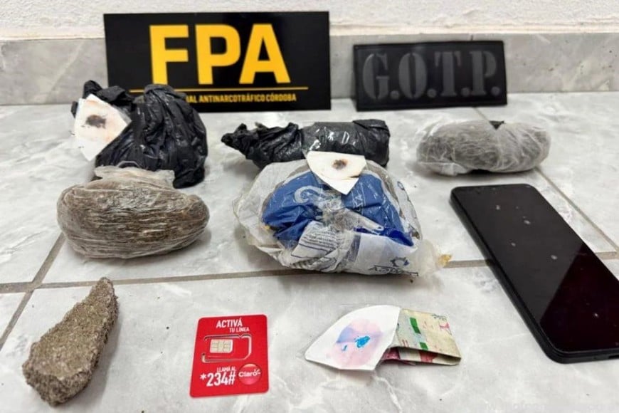 Elementos incautados durante el procedimiento en Villa María.