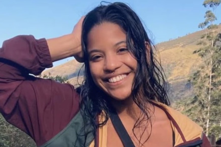 Juliana se atrasó respecto al resto del grupo.